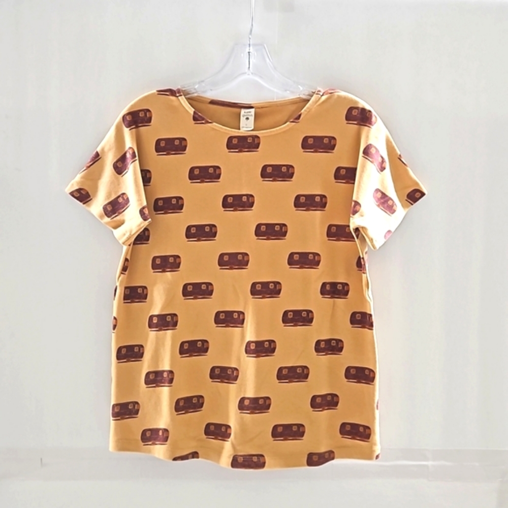 Kate Quinn organic cotton tee size small